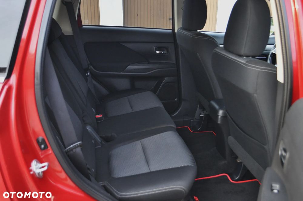 Mitsubishi Outlander 2.0 2WD Diamant Edition - 26