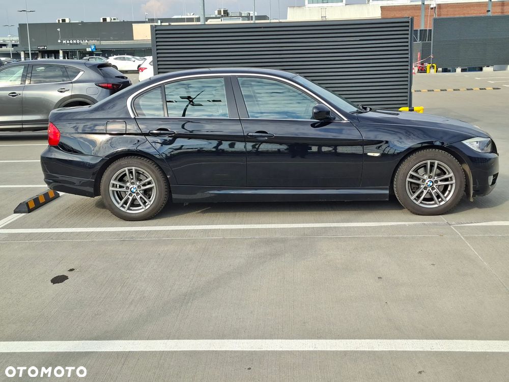 BMW Seria 3 318i - 8