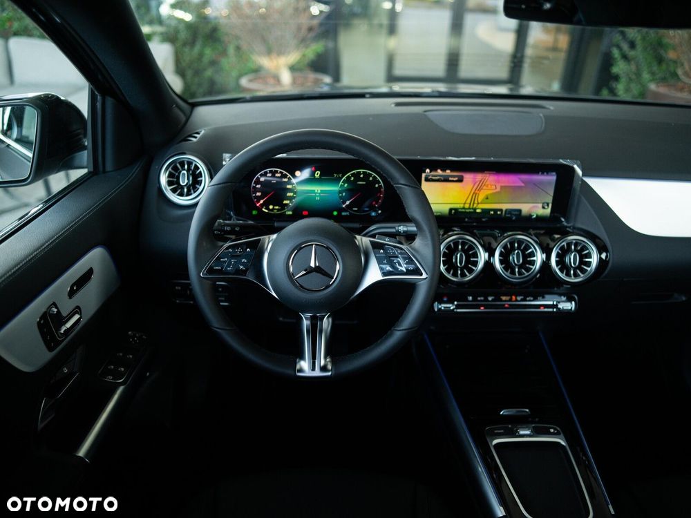 Mercedes-Benz GLA - 15