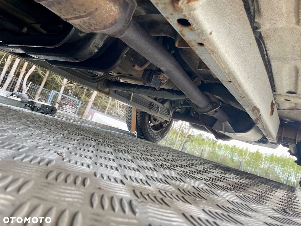 Suzuki Grand Vitara 2.0 Club - 12