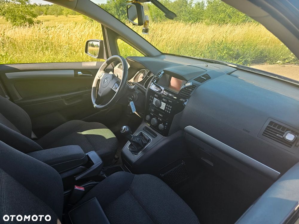Opel Zafira 1.6 Cosmo - 27