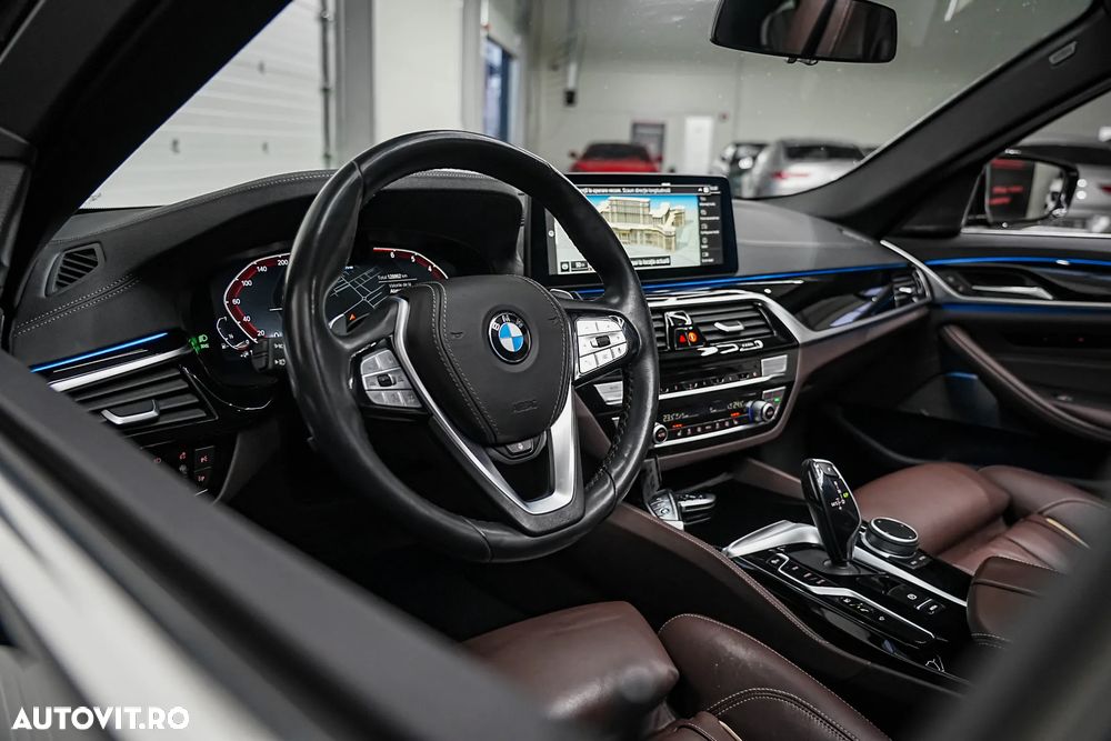 BMW Seria 5 530e Aut. Luxury Line - 8