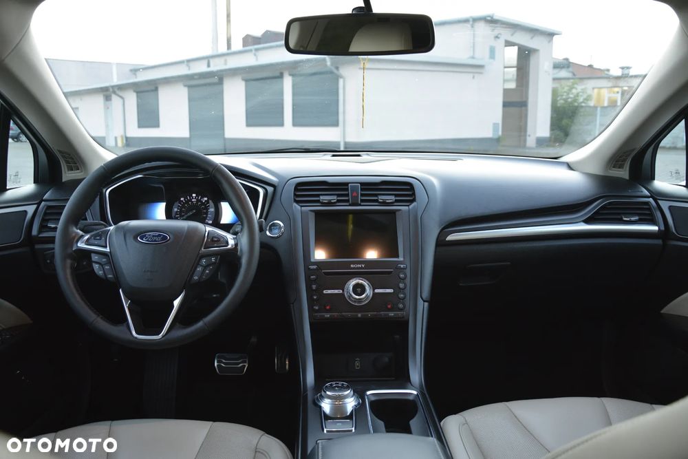 Ford Fusion - 14