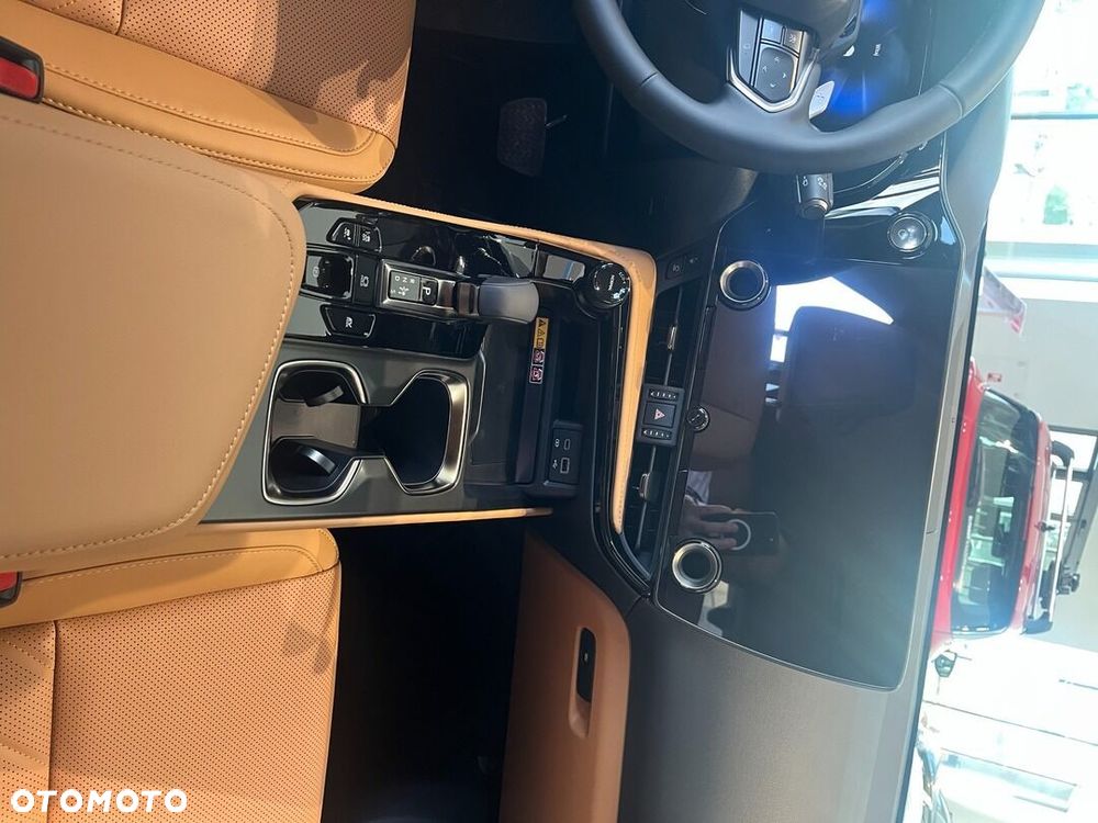 Lexus NX - 11