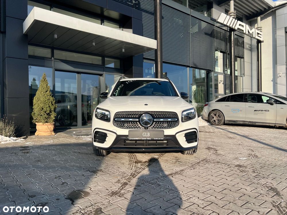 Mercedes-Benz GLB - 4