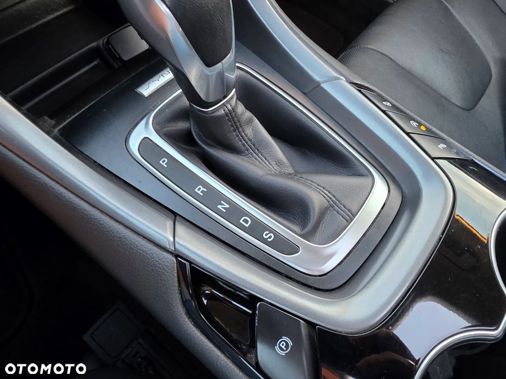 Ford Mondeo - 32