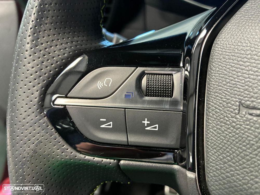 Peugeot 2008 1.2 PureTech GT Line - 21