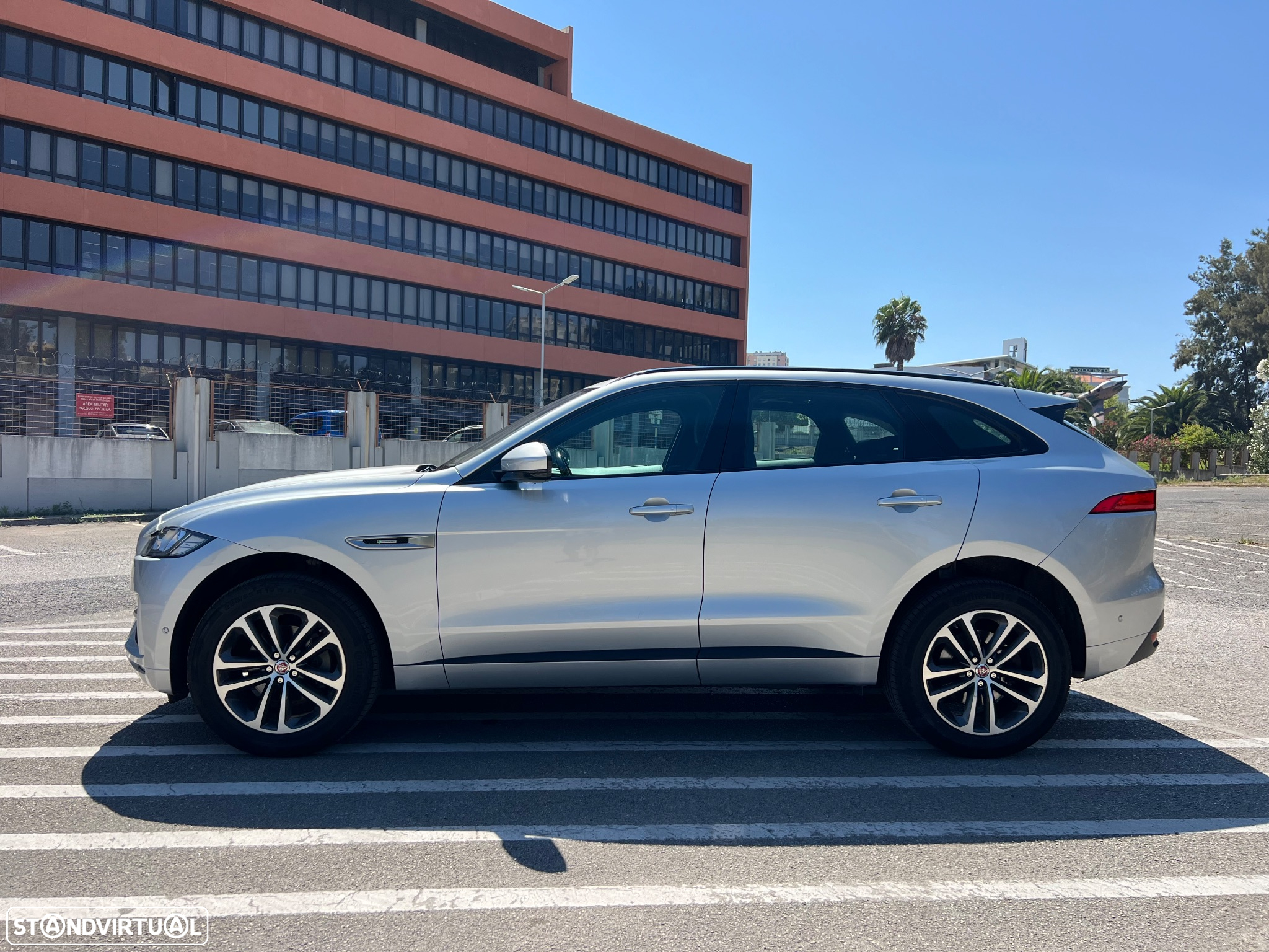Jaguar F-Pace 2.0 i4D R-Sport Aut. - 4
