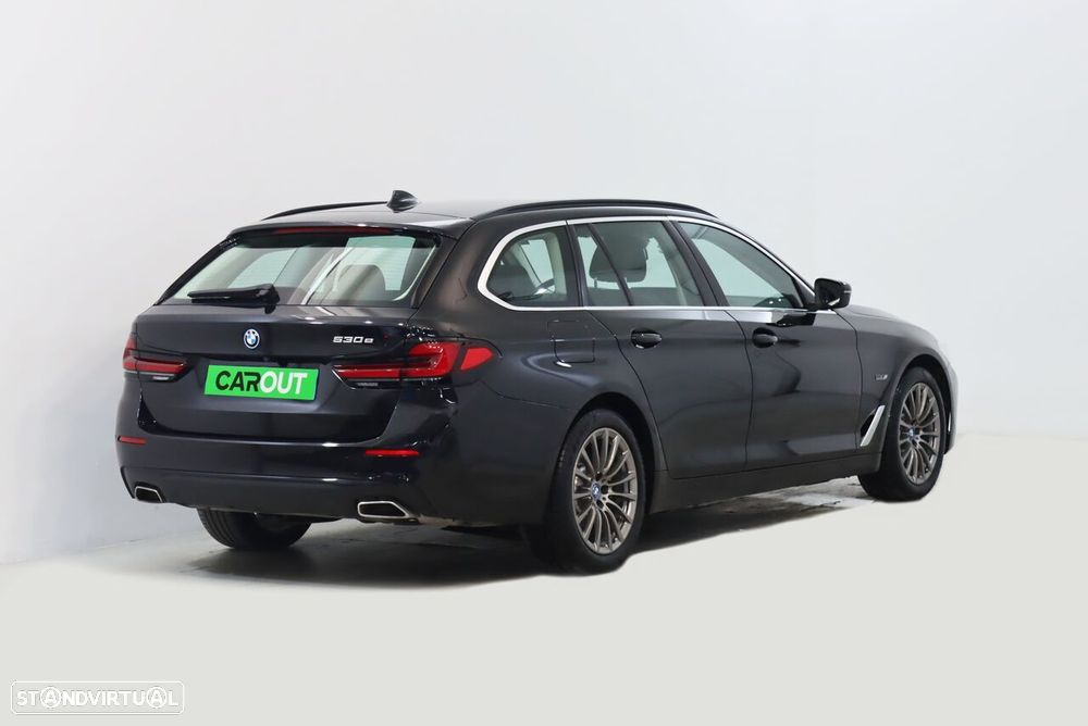 BMW 530 e Line Luxury - 2
