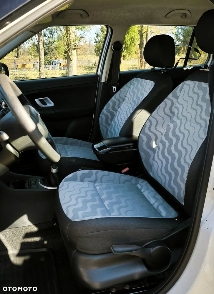 Skoda Fabia 1.4 16V Ambition - 12