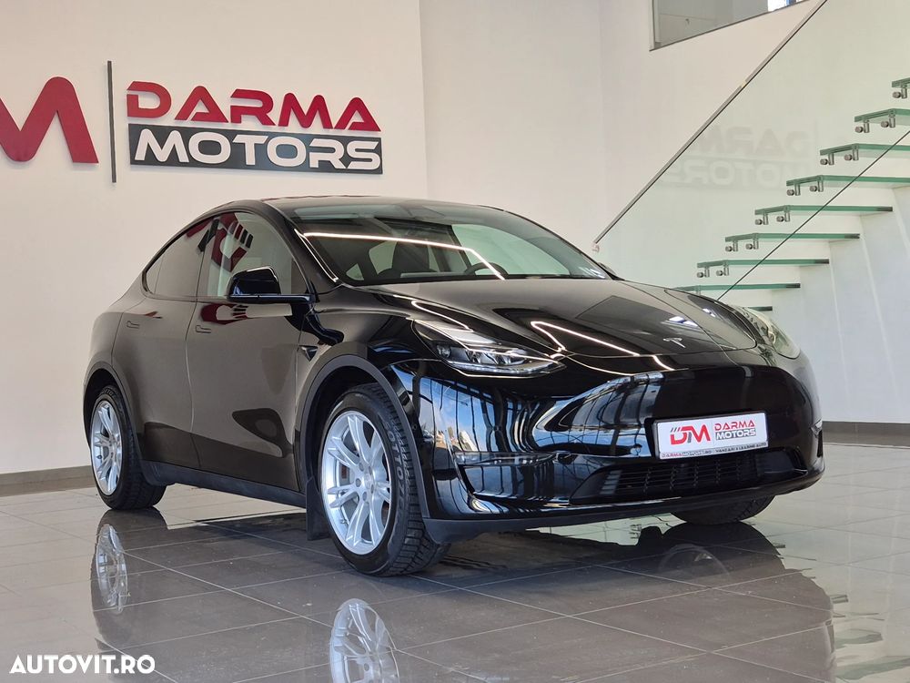 Tesla Model Y Long Range Dual Motor AWD - 3