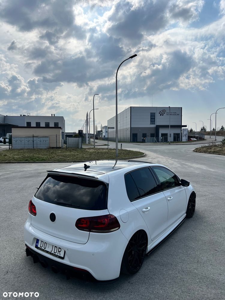 Volkswagen Golf - 6