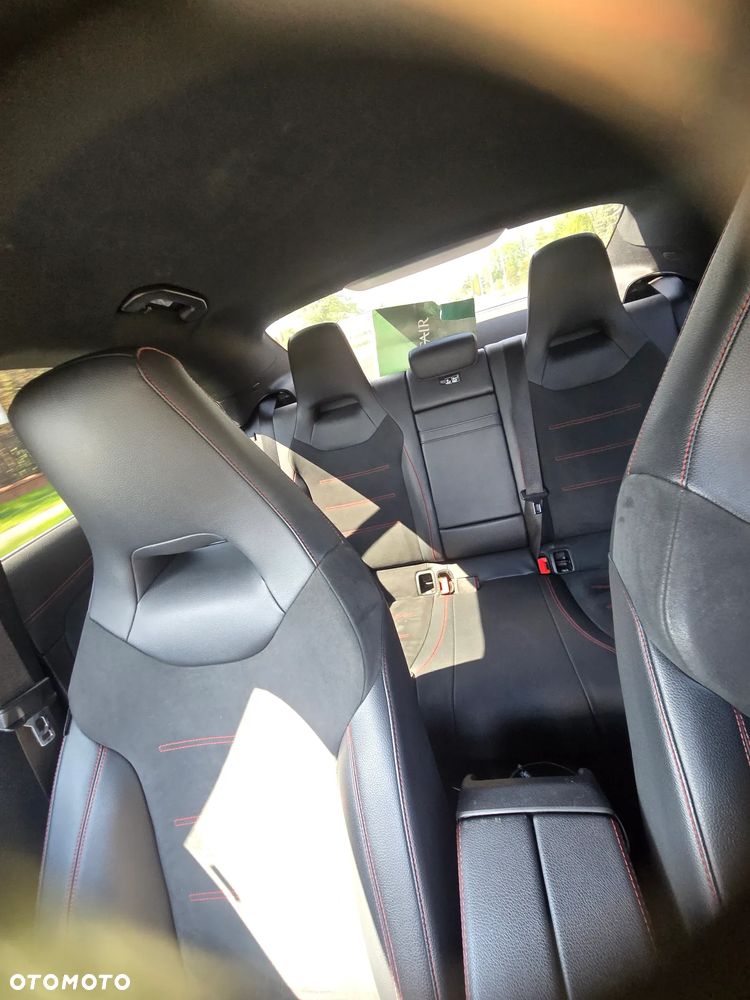 Mercedes-Benz CLA 250 4-Matic 7G-DCT - 12