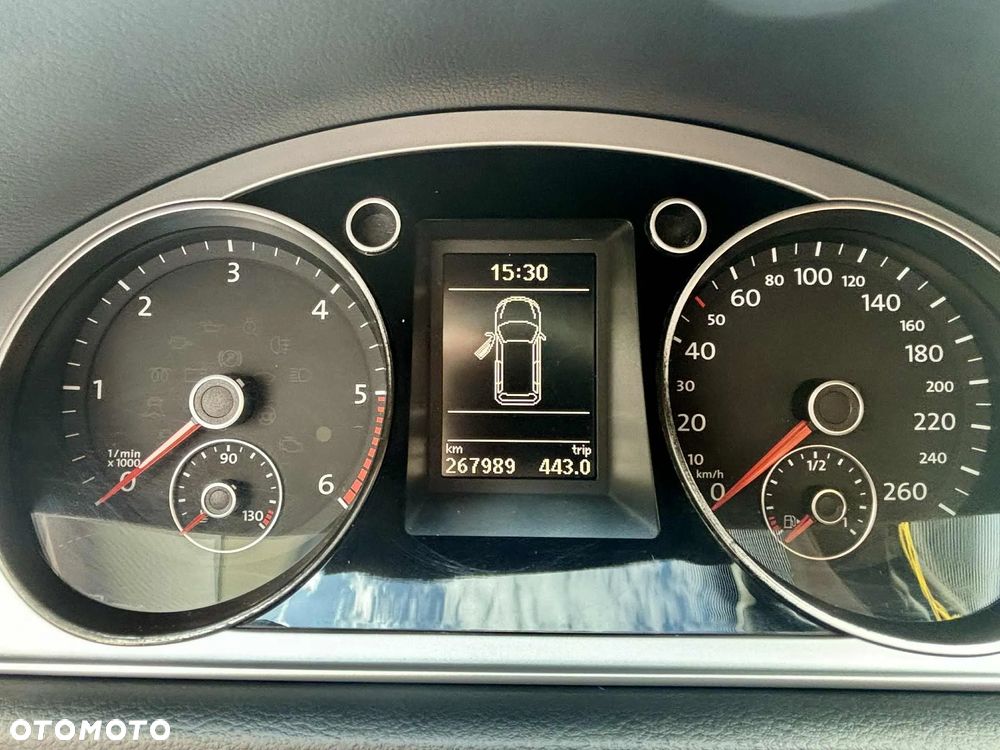 Volkswagen Passat 1.6 TDI DPF BlueMot Comfortline - 9