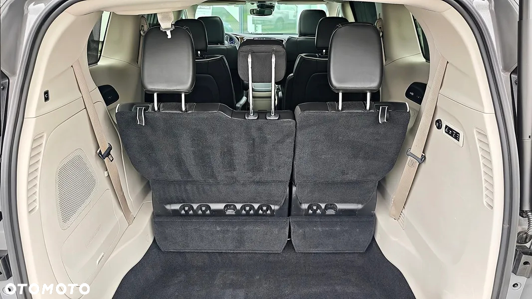 Chrysler Pacifica - 29