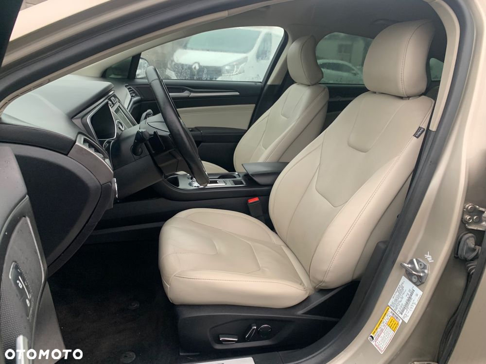 Ford Mondeo 2.0 EcoBoost Titanium - 25