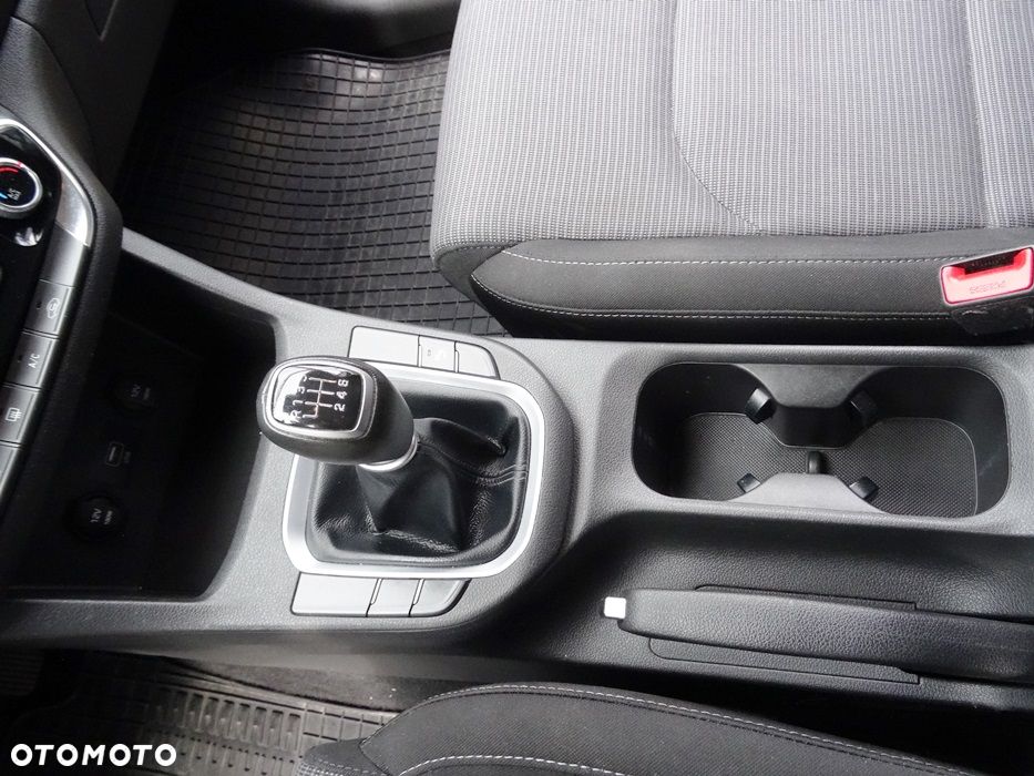Hyundai i30 1.5 DPI Classic + - 22