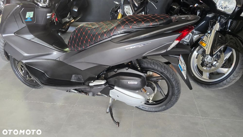 Honda PCX - 10