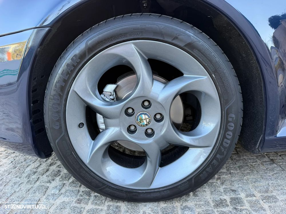 Alfa Romeo GT 1.9 JTD M-JET - 16