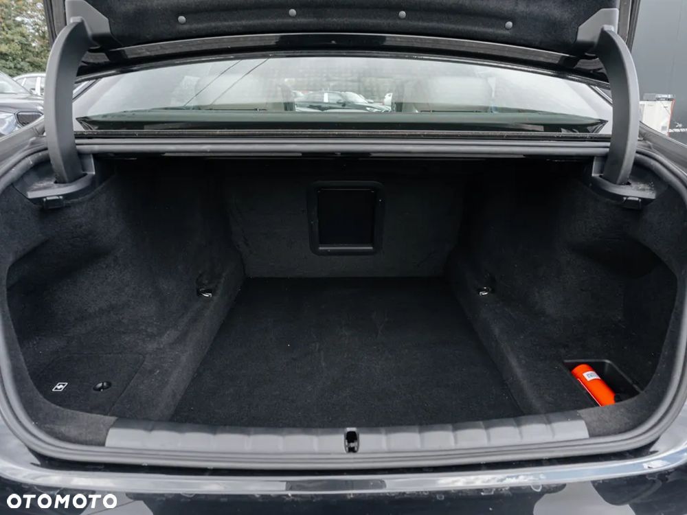 BMW Seria 7 740d xDrive - 16