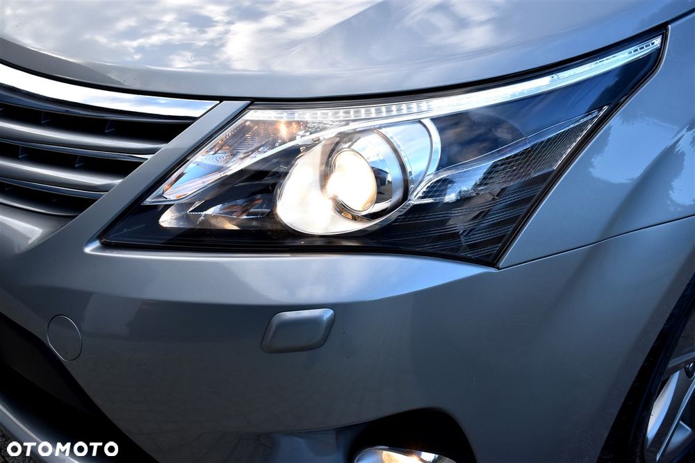 Toyota Avensis Touring Sports 1.8 Business Edition - 10