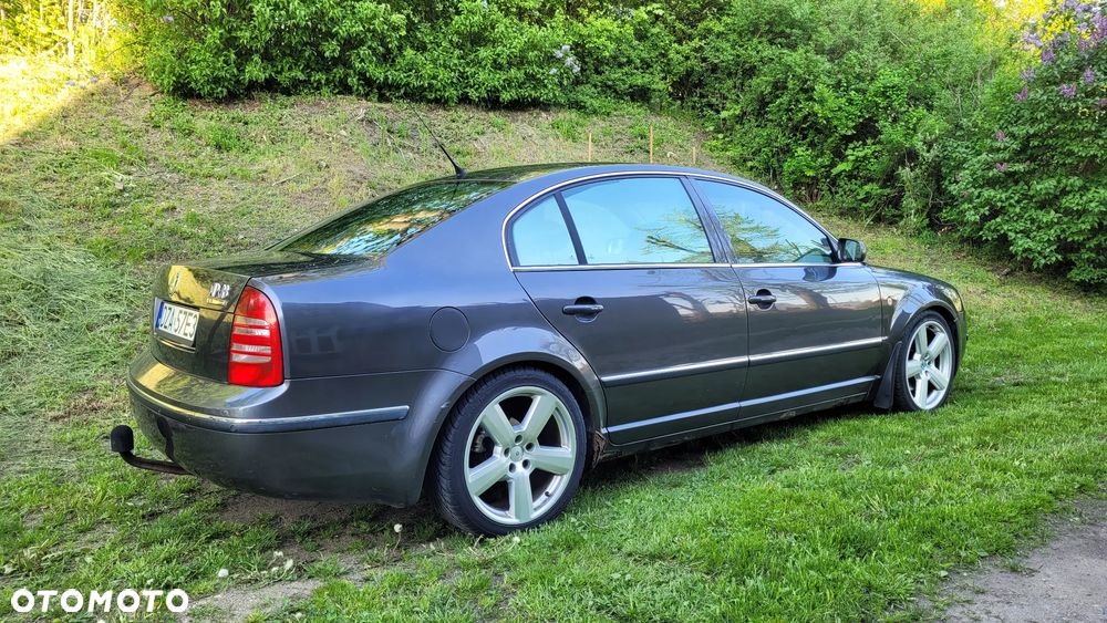 Skoda Superb 2.5 TDI Elegance - 4