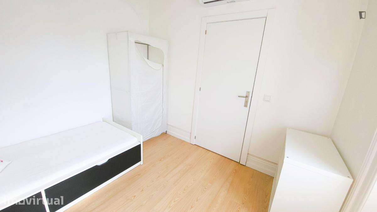 Quarto - localizado em Rio Tinto Porto - Grande imagem: 4/53