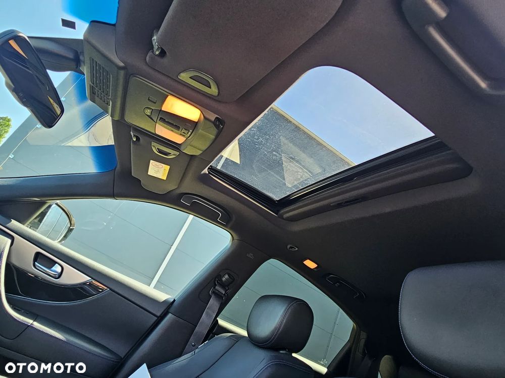 Infiniti Q70 - 26