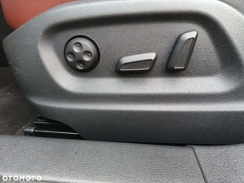 Volkswagen Tiguan ver-2-0-tdi-4mot-perfectline-r--style-dsg - 15