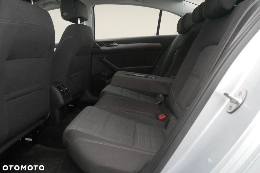 Volkswagen Passat 1.5 TSI EVO Business - 15