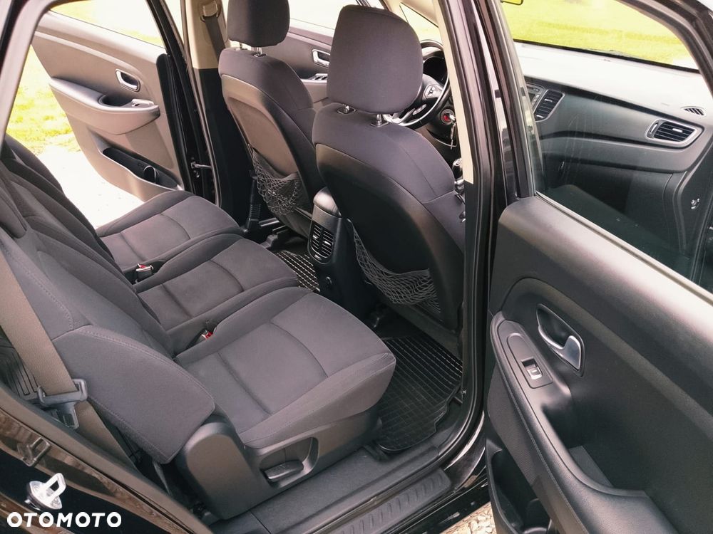 Kia Carens 1.6 GDI XL 7os - 21