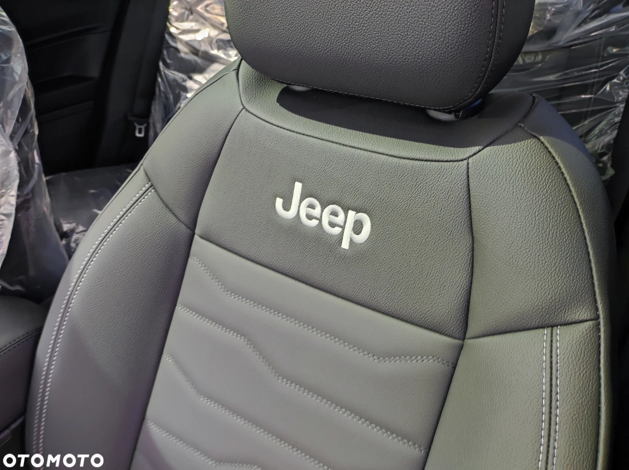 Jeep Avenger 1.2 T3 mHEV Summit FWD eDCT6 - 26