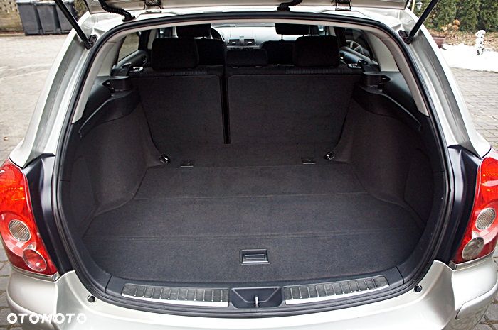 Toyota Avensis 2.2 D-CAT Sol - 22