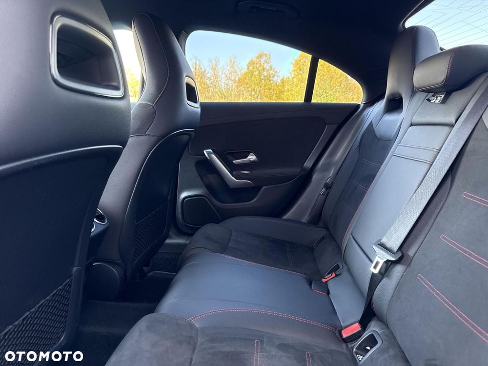 Mercedes-Benz CLA - 13