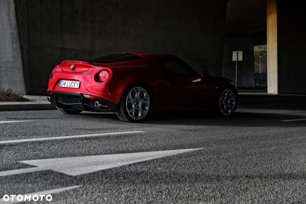 Alfa Romeo 4C - 4