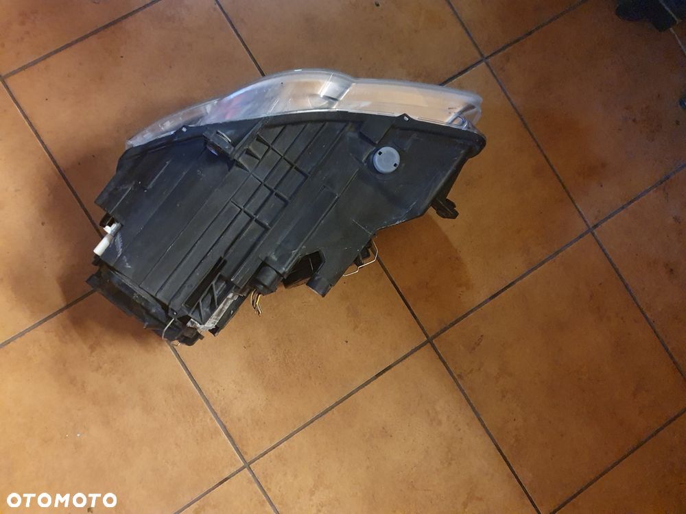 REFLEKTOR PRAWY VW PASSAT B6 XENON - 5