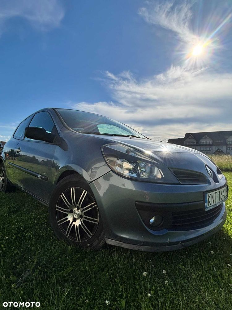 Renault Clio - 1