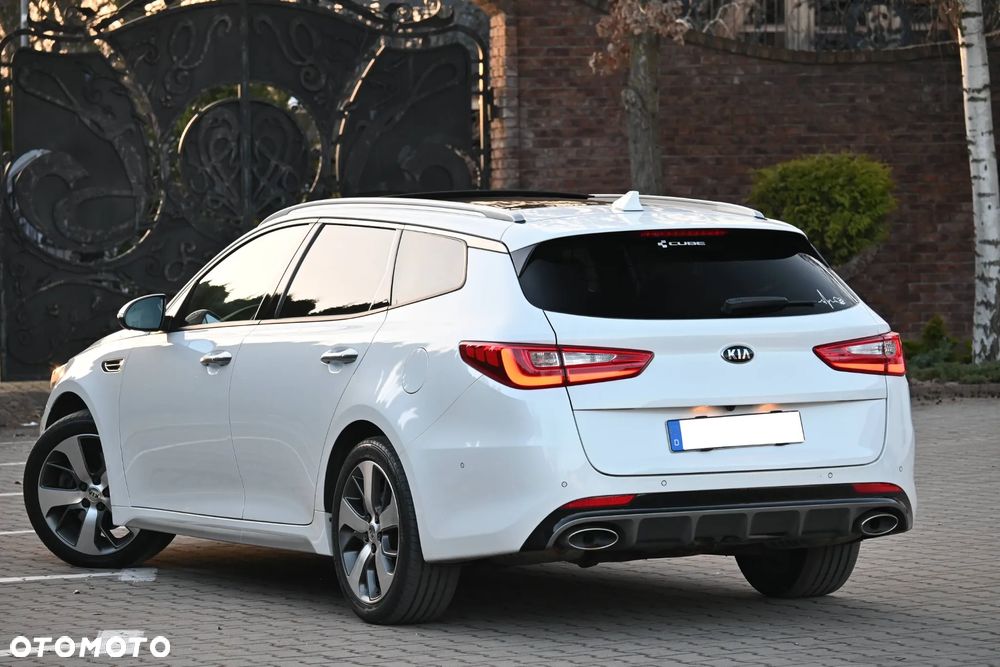 Kia Optima - 16