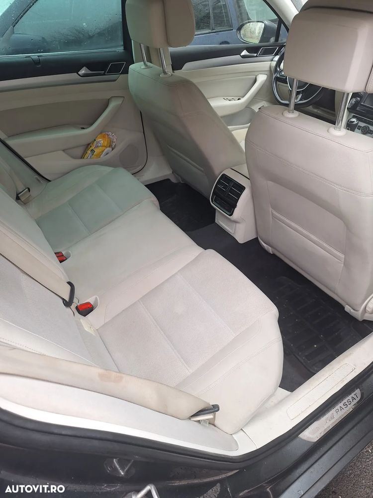 Volkswagen Passat Variant 1.6 TDI (BlueMotion Technology) Comfortline - 10