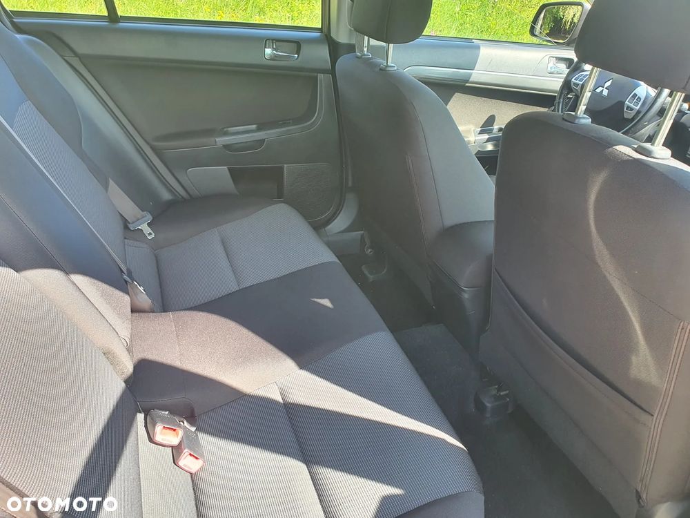 Mitsubishi Lancer 1.8 Intense - 13
