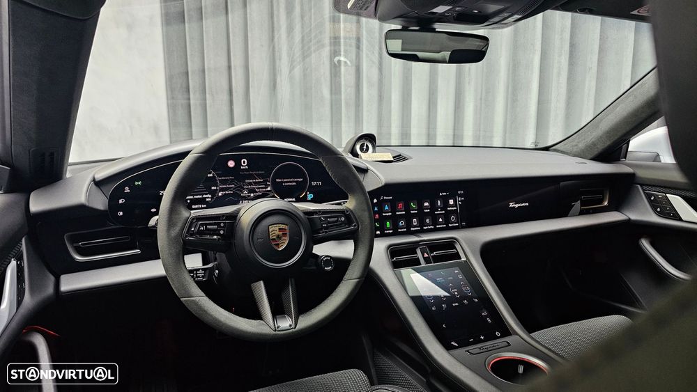 Porsche Taycan Turbo - 11