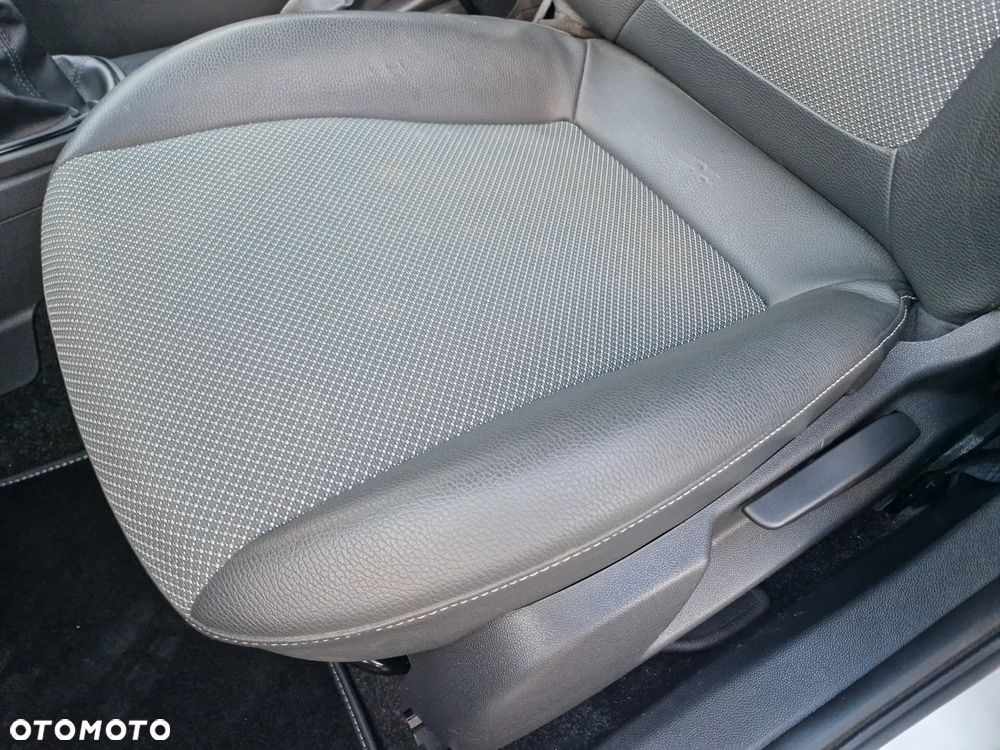 Opel Corsa 1.2 16V Essentia S&S - 4
