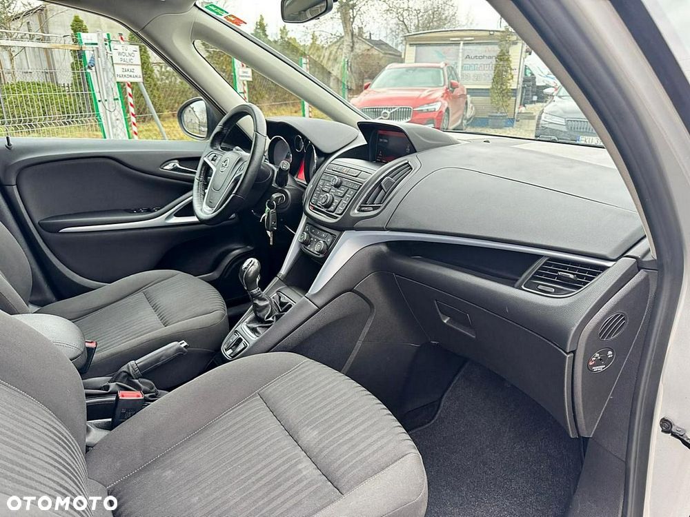 Opel Zafira - 10
