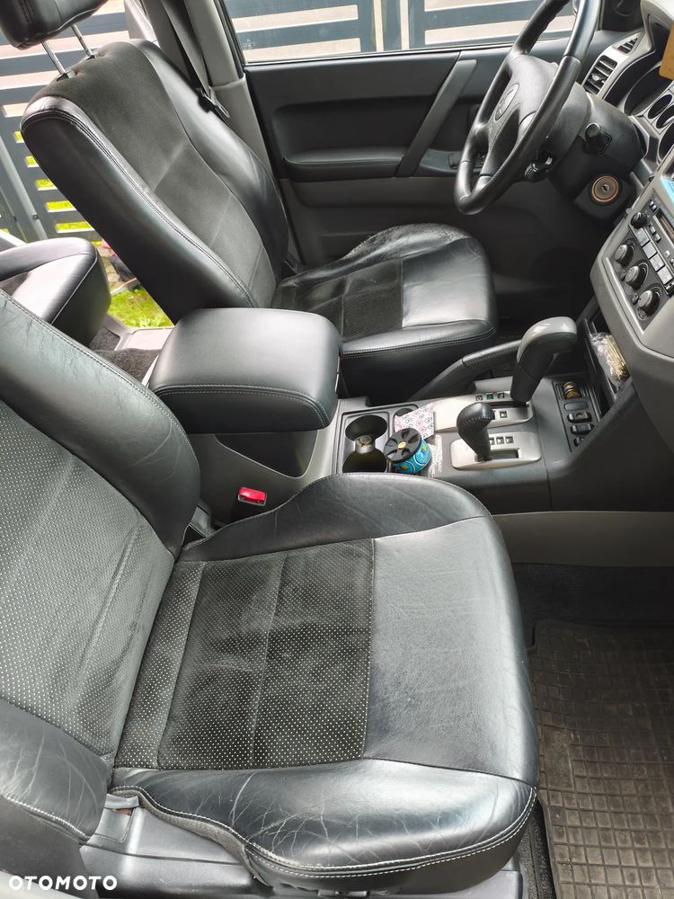 Mitsubishi Pajero 3.2 DID Instyle DAKAR - 5