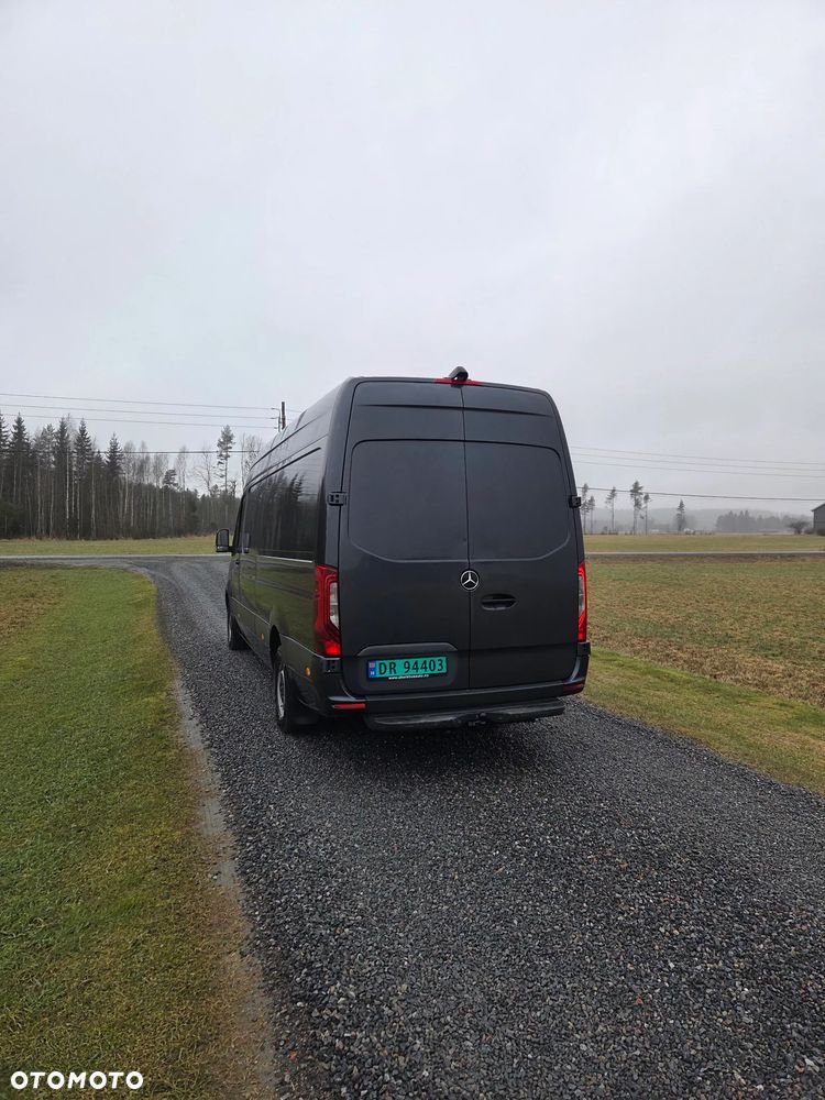 Mercedes-Benz Sprinter 319 - 8