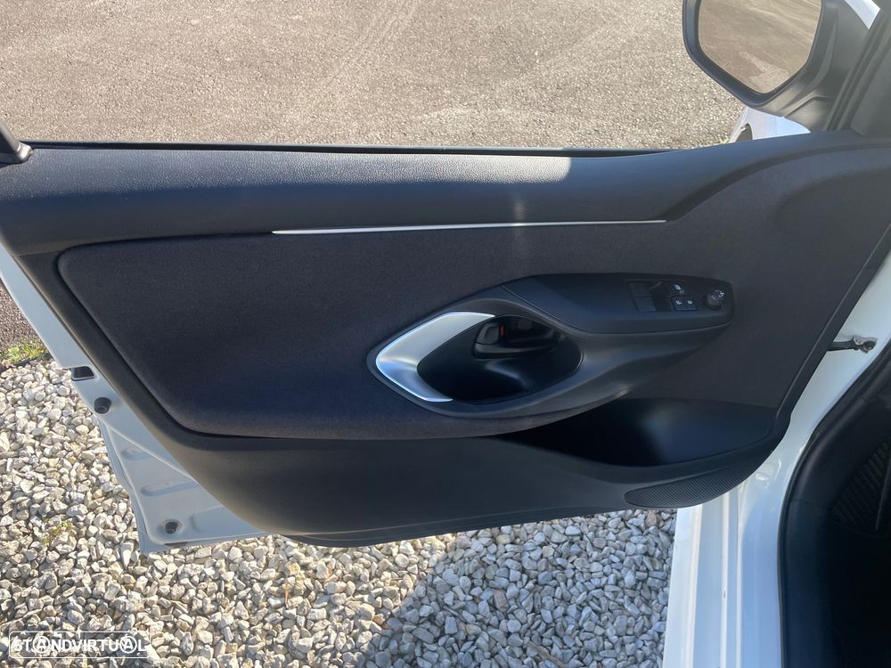 Toyota Yaris 1.5 HDF Comfort - 14