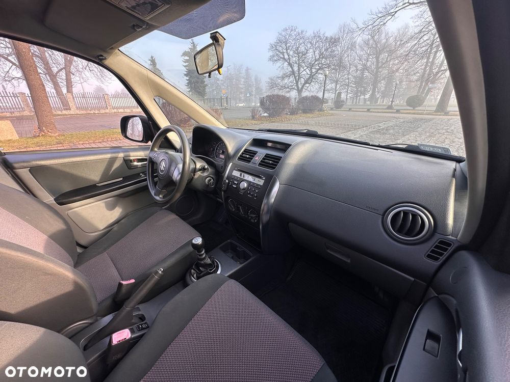 Suzuki SX4 - 29