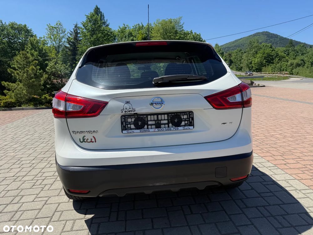 Nissan Qashqai 1.5 dCi 360 - 6