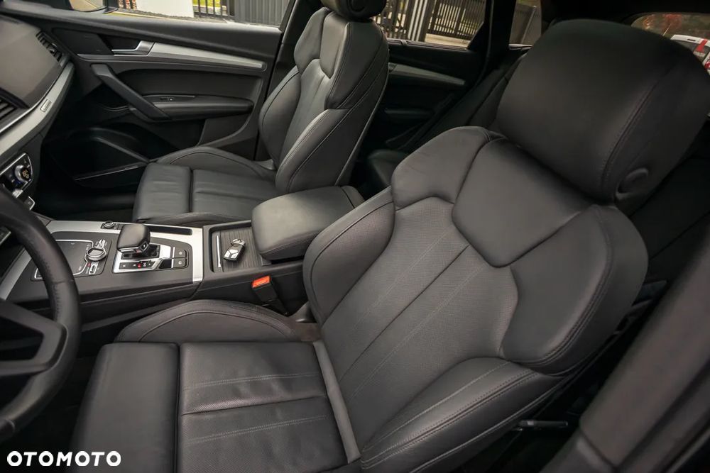 Audi Q5 55 TFSIe quattro S tronic S line business - 21