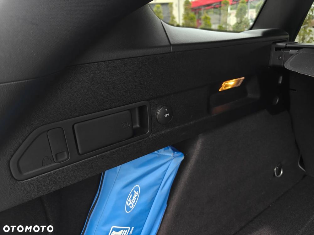 Ford Focus 1.5 EcoBlue Start-Stopp-System ST-LINE DESIGN - 18